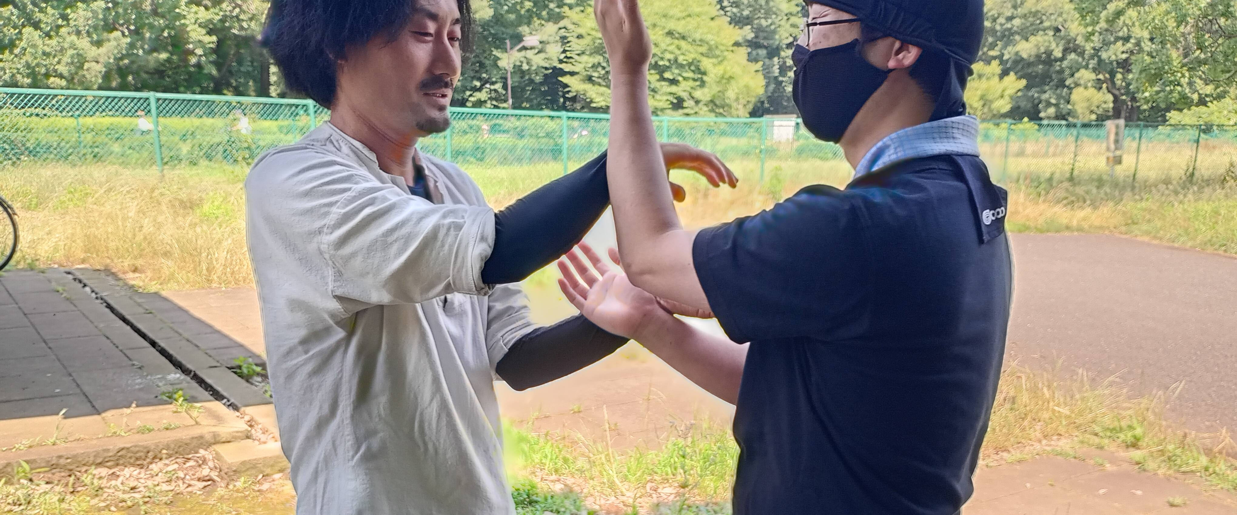詠春拳の技法:足を使い角度を取って内門から入っていく